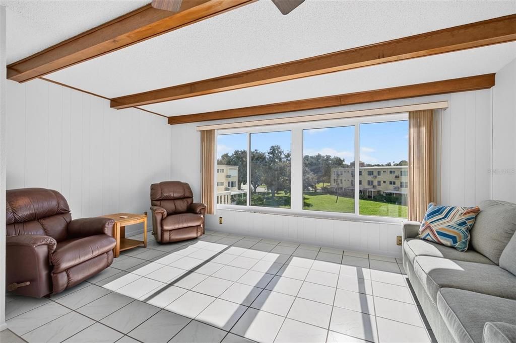 For Sale: $179,000 (2 beds, 2 baths, 1370 Square Feet)