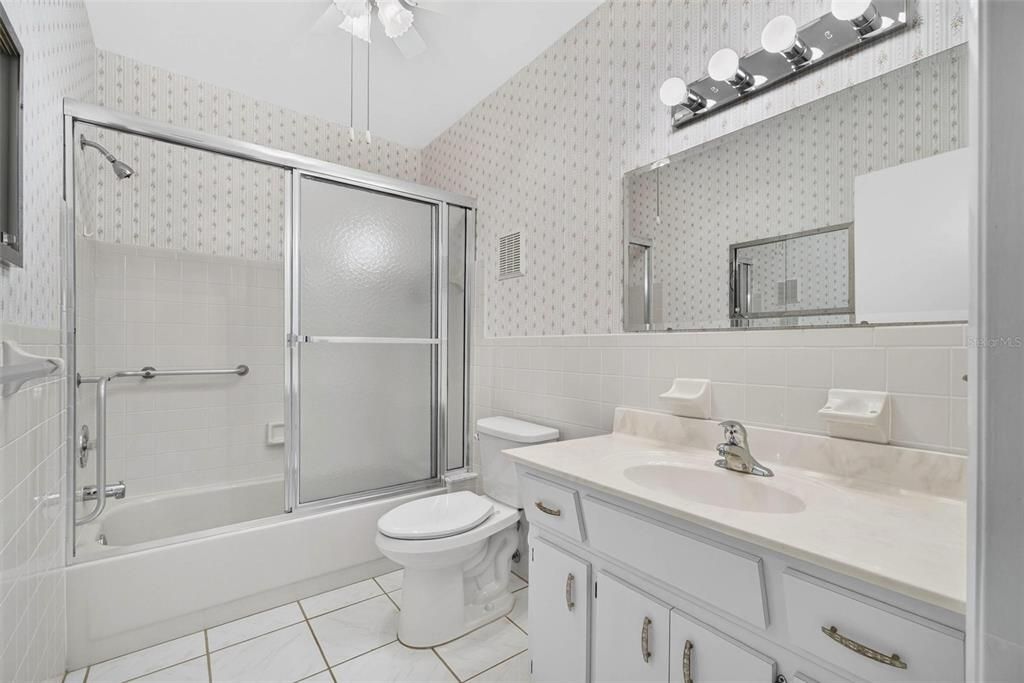 For Sale: $179,000 (2 beds, 2 baths, 1370 Square Feet)