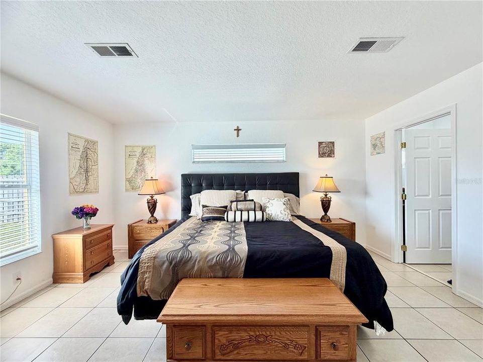 En Venta: $265,000 (4 camas, 2 baños, 1643 Pies cuadrados)