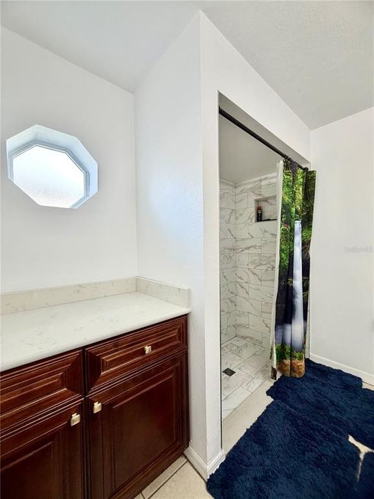 En Venta: $265,000 (4 camas, 2 baños, 1643 Pies cuadrados)