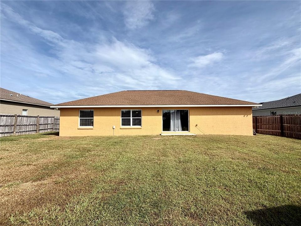 En Venta: $265,000 (4 camas, 2 baños, 1643 Pies cuadrados)