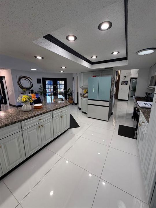 На продажу: $465,000 (3 спален, 2 ванн, 1904 Квадратных фут)