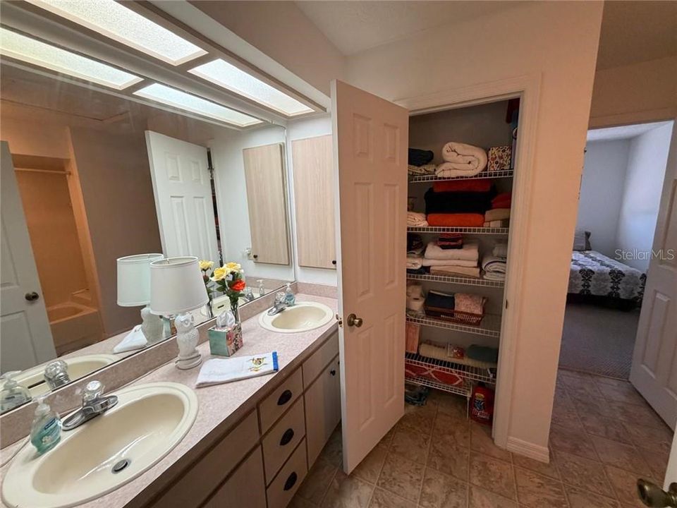 En Venta: $218,000 (2 camas, 1 baños, 1084 Pies cuadrados)