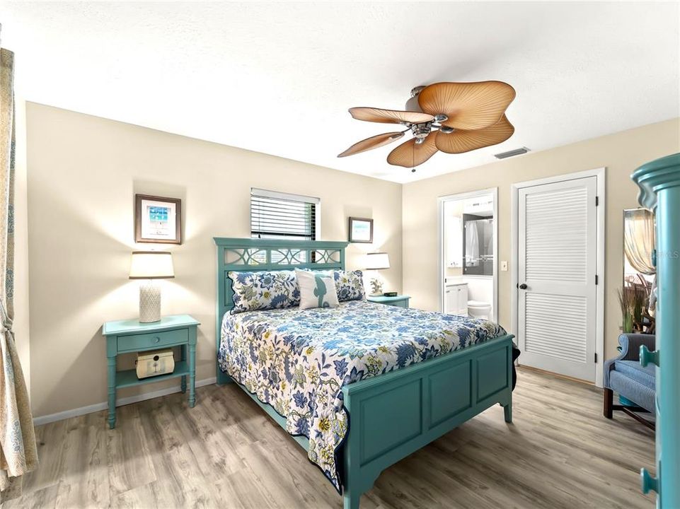 For Sale: $365,000 (2 beds, 2 baths, 1680 Square Feet)