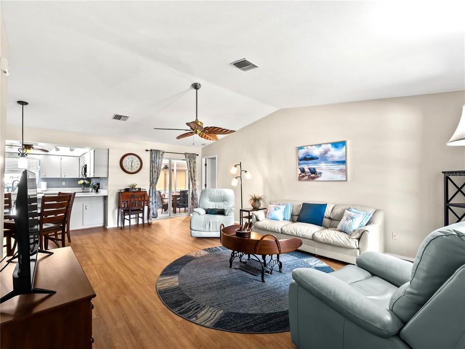 For Sale: $365,000 (2 beds, 2 baths, 1680 Square Feet)