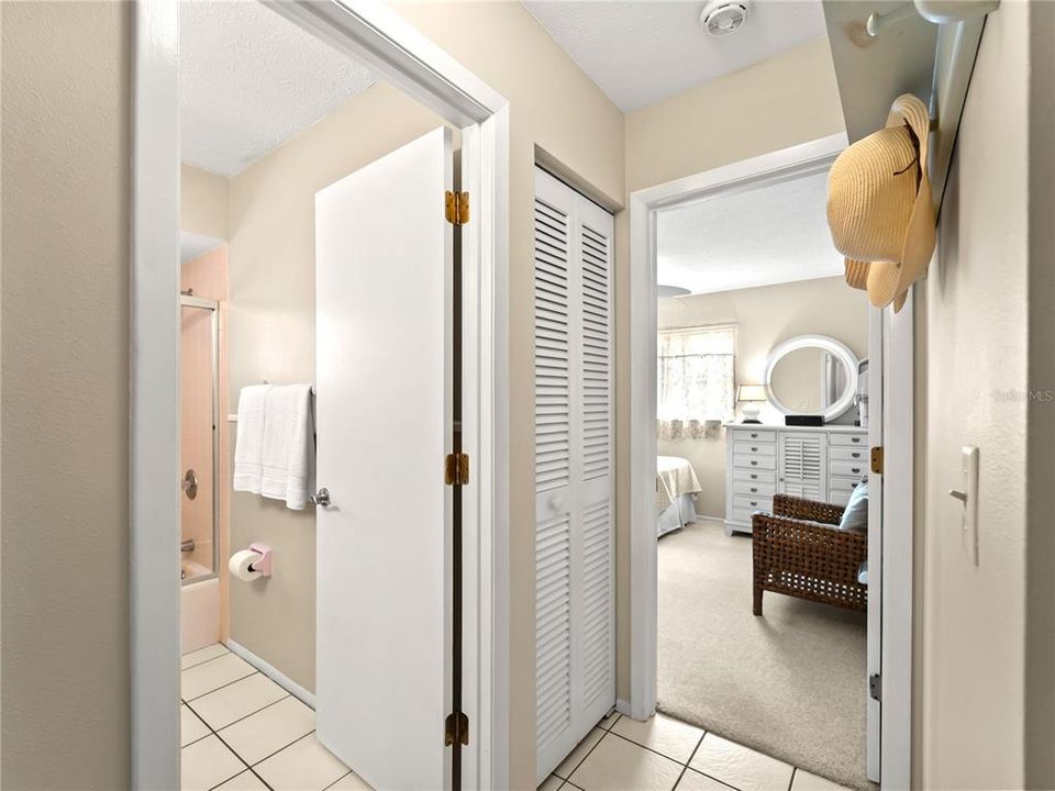 For Sale: $365,000 (2 beds, 2 baths, 1680 Square Feet)