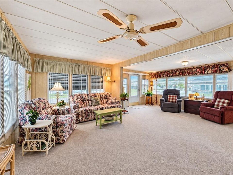 For Sale: $86,500 (2 beds, 2 baths, 1248 Square Feet)