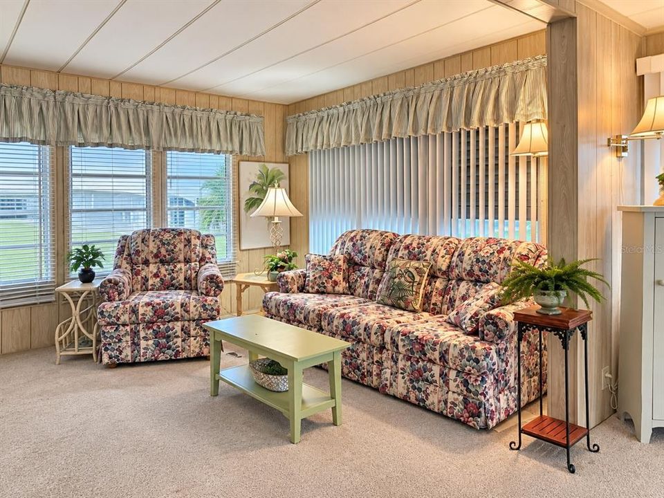 For Sale: $86,500 (2 beds, 2 baths, 1248 Square Feet)