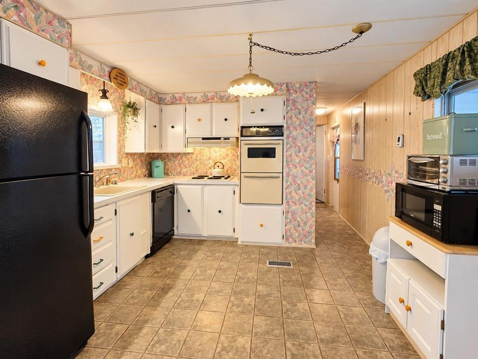 For Sale: $86,500 (2 beds, 2 baths, 1248 Square Feet)