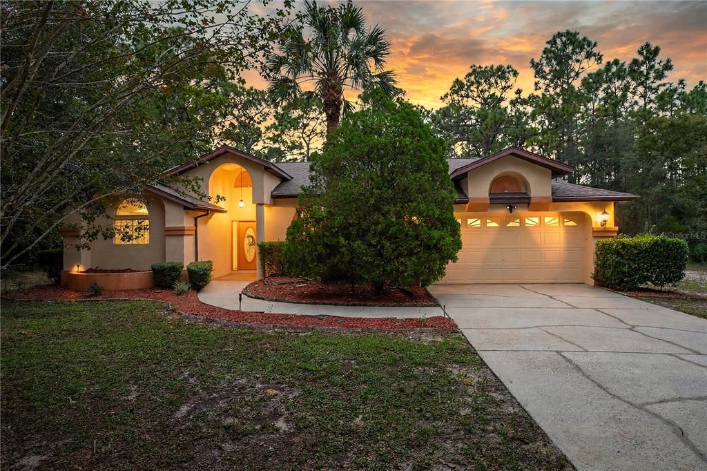 Recently Sold: $374,900 (3 beds, 2 baths, 1921 Square Feet)