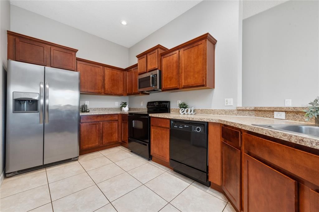 For Rent: $2,095 (2 beds, 2 baths, 1305 Square Feet)