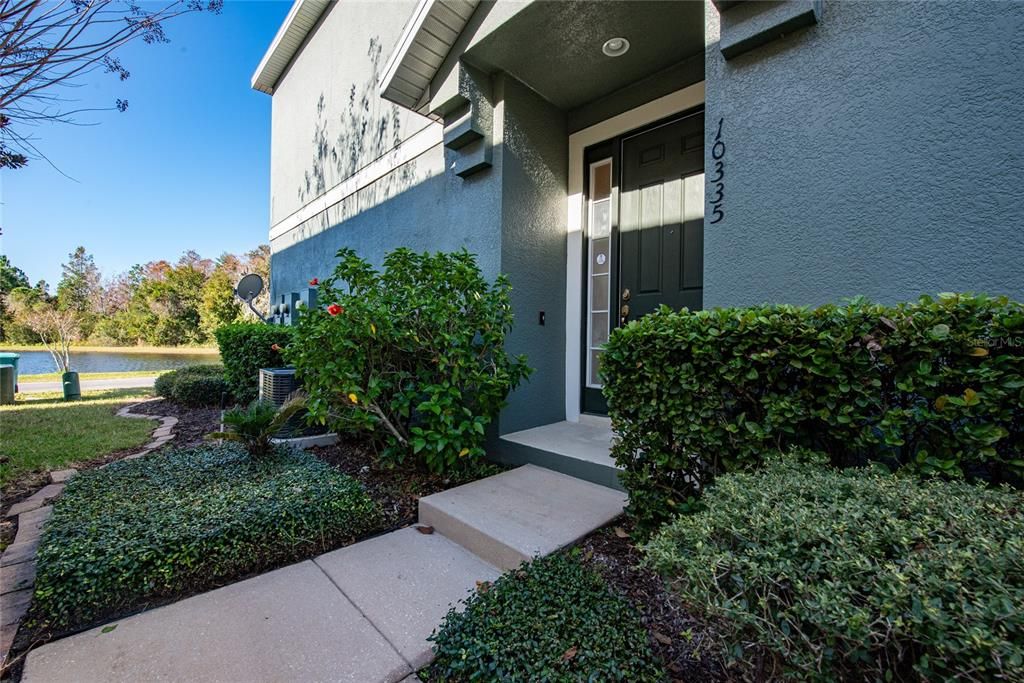 For Rent: $2,095 (2 beds, 2 baths, 1305 Square Feet)