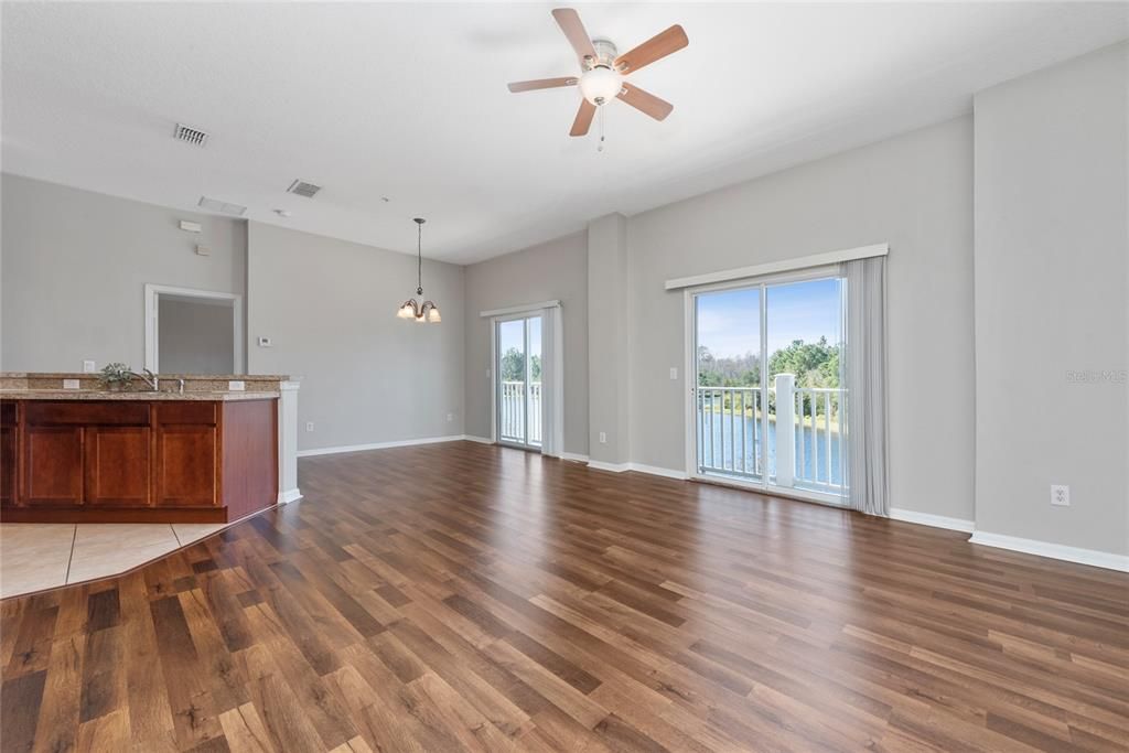 For Rent: $2,095 (2 beds, 2 baths, 1305 Square Feet)