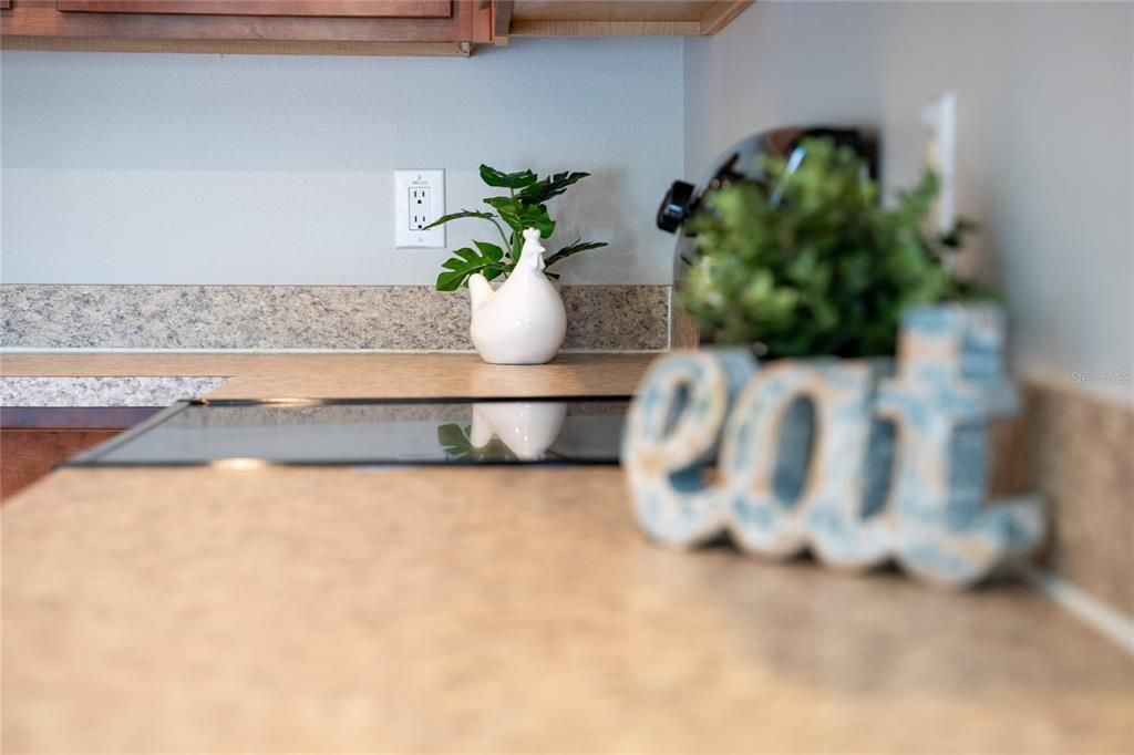 For Rent: $2,095 (2 beds, 2 baths, 1305 Square Feet)