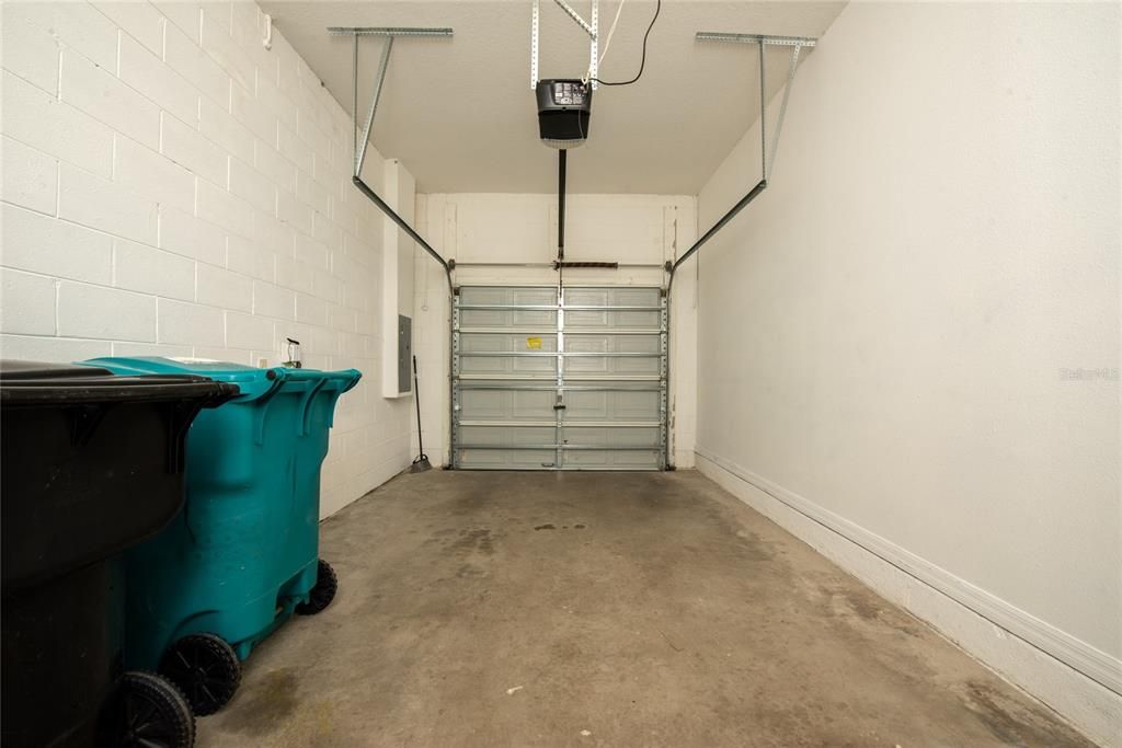 For Rent: $2,095 (2 beds, 2 baths, 1305 Square Feet)