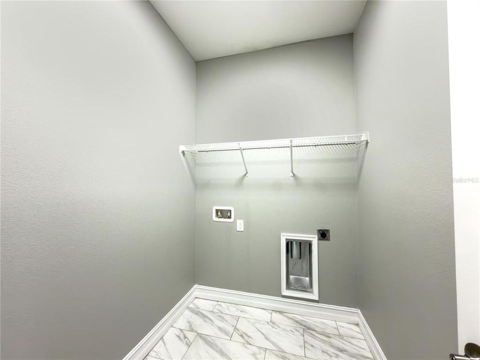 На продажу: $434,900 (3 спален, 2 ванн, 1557 Квадратных фут)