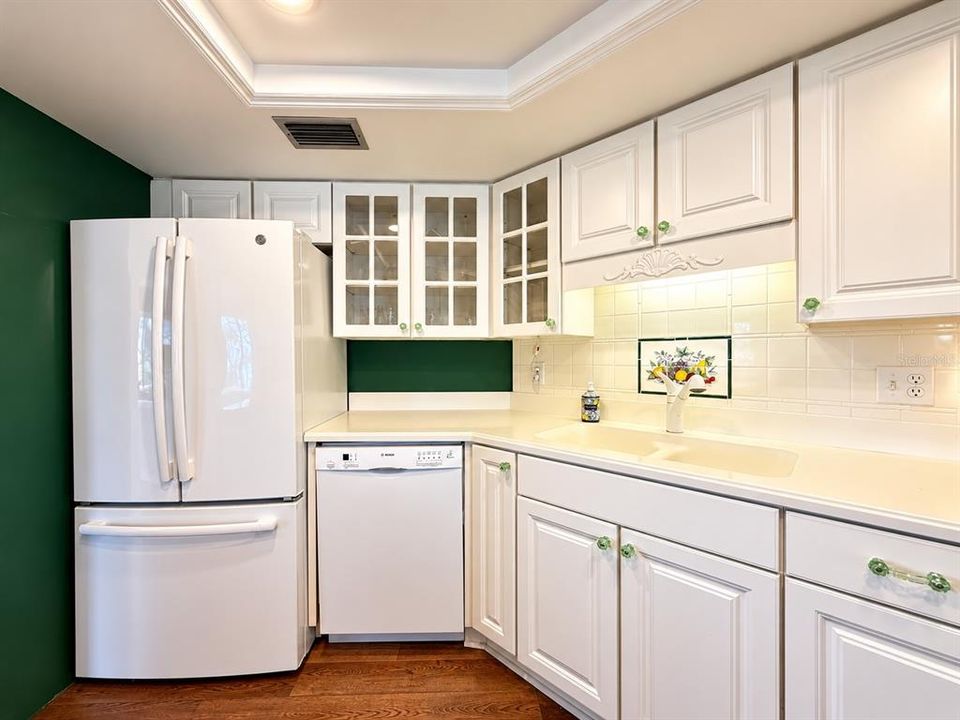 En Venta: $550,000 (3 camas, 3 baños, 2410 Pies cuadrados)