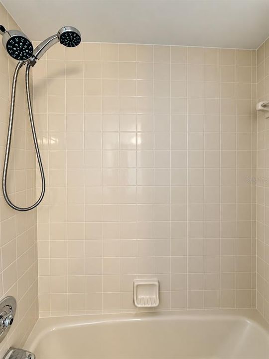 En Venta: $550,000 (3 camas, 3 baños, 2410 Pies cuadrados)
