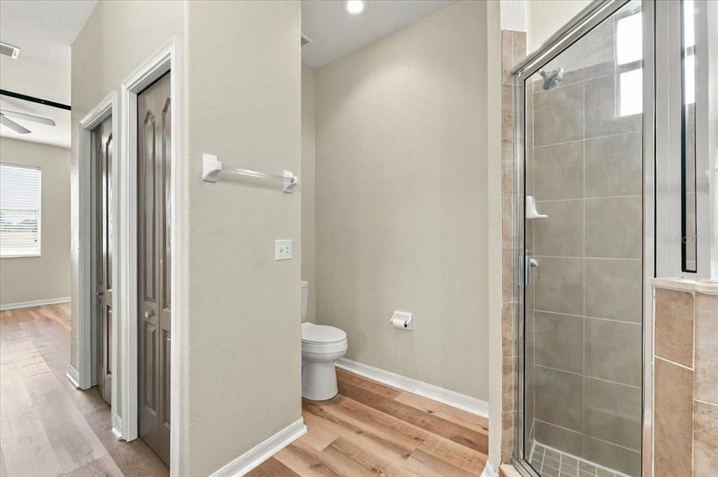 На продажу: $349,900 (3 спален, 2 ванн, 1435 Квадратных фут)