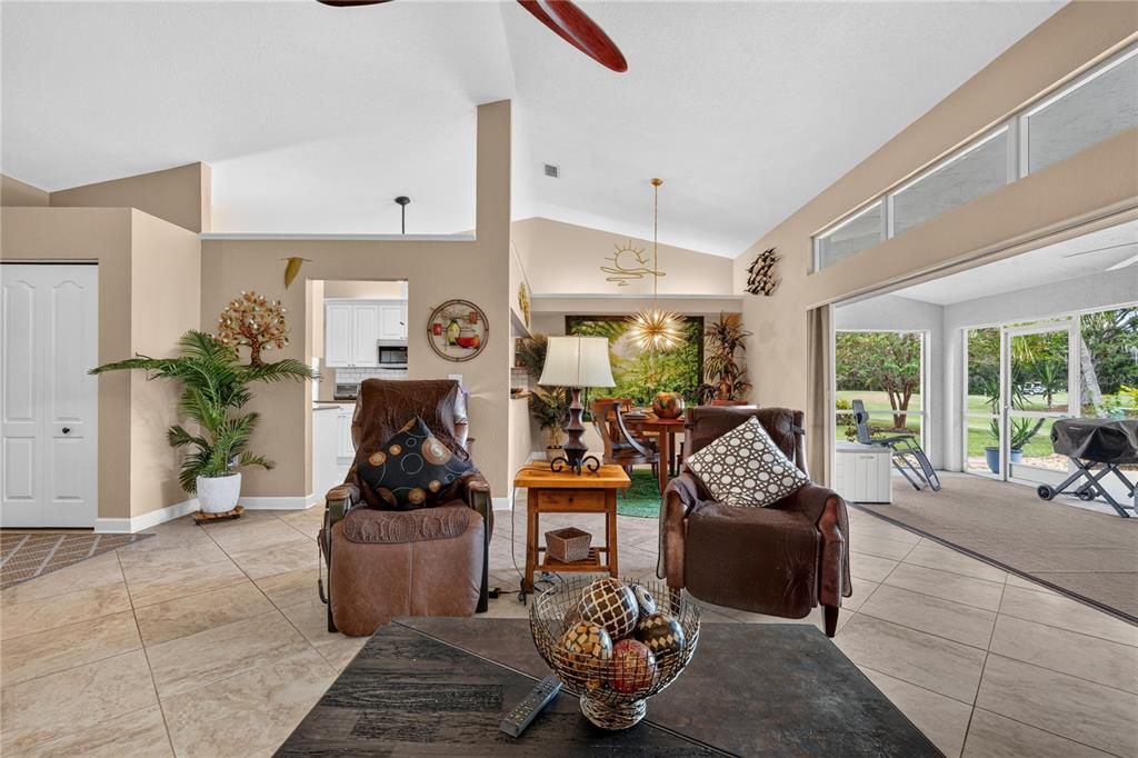 En Venta: $478,500 (2 camas, 2 baños, 1628 Pies cuadrados)