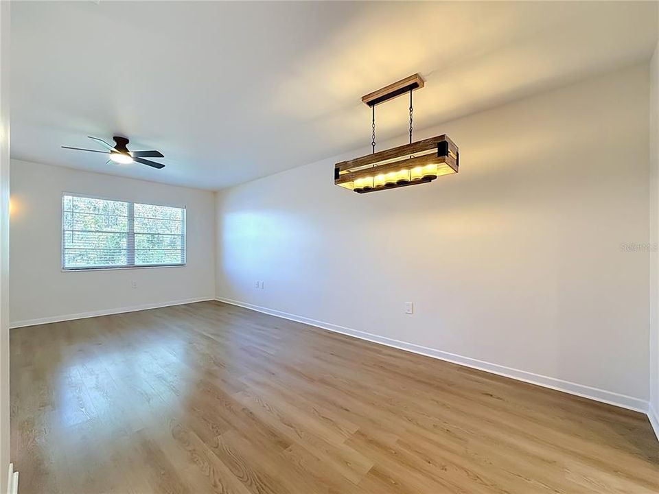 На продажу: $129,900 (2 спален, 1 ванн, 870 Квадратных фут)
