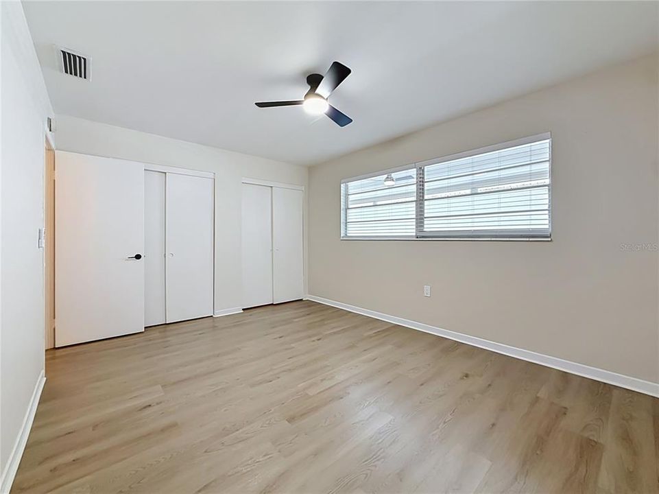 На продажу: $129,900 (2 спален, 1 ванн, 870 Квадратных фут)