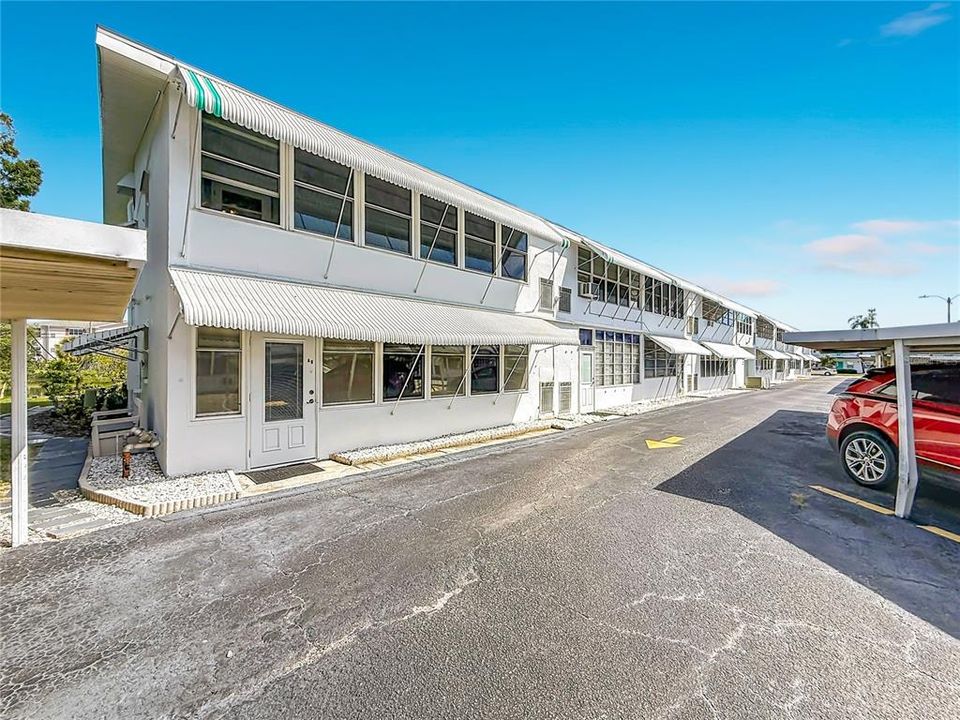 На продажу: $129,900 (2 спален, 1 ванн, 870 Квадратных фут)