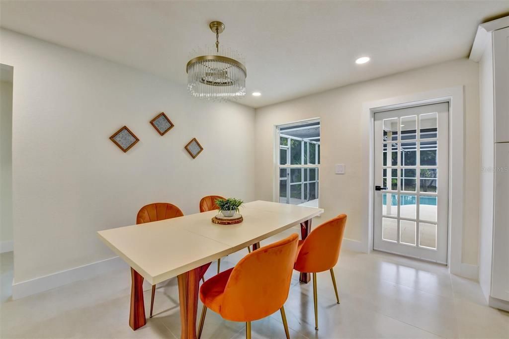 En Venta: $545,000 (4 camas, 2 baños, 1591 Pies cuadrados)