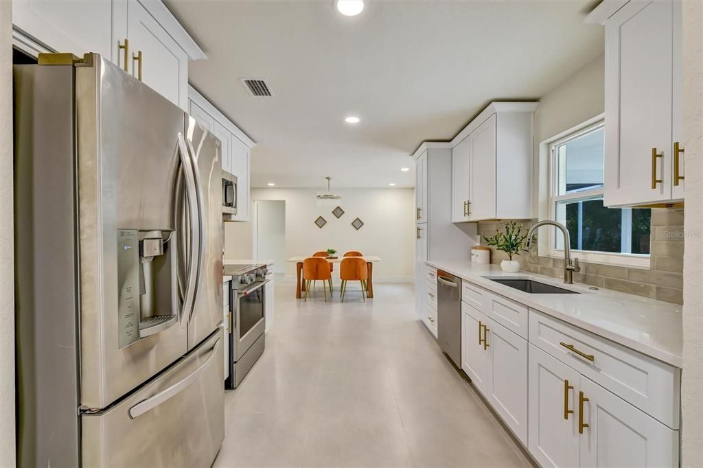 En Venta: $545,000 (4 camas, 2 baños, 1591 Pies cuadrados)
