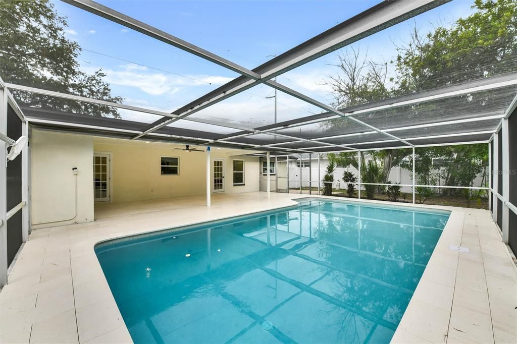En Venta: $545,000 (4 camas, 2 baños, 1591 Pies cuadrados)