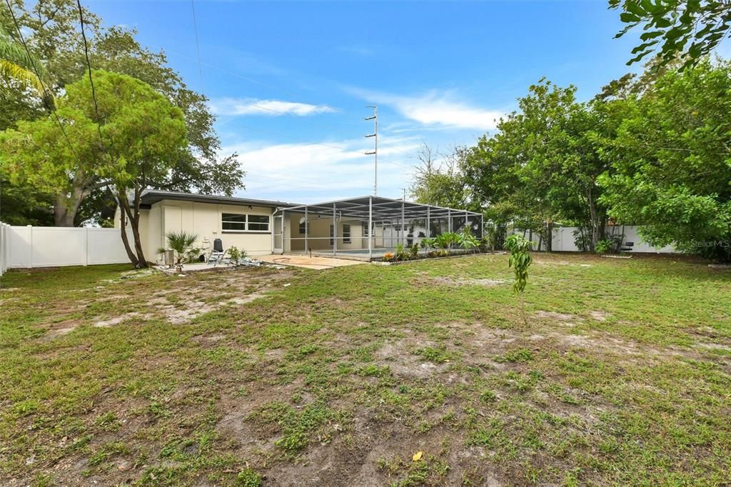 En Venta: $545,000 (4 camas, 2 baños, 1591 Pies cuadrados)