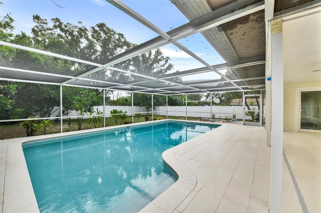 En Venta: $545,000 (4 camas, 2 baños, 1591 Pies cuadrados)