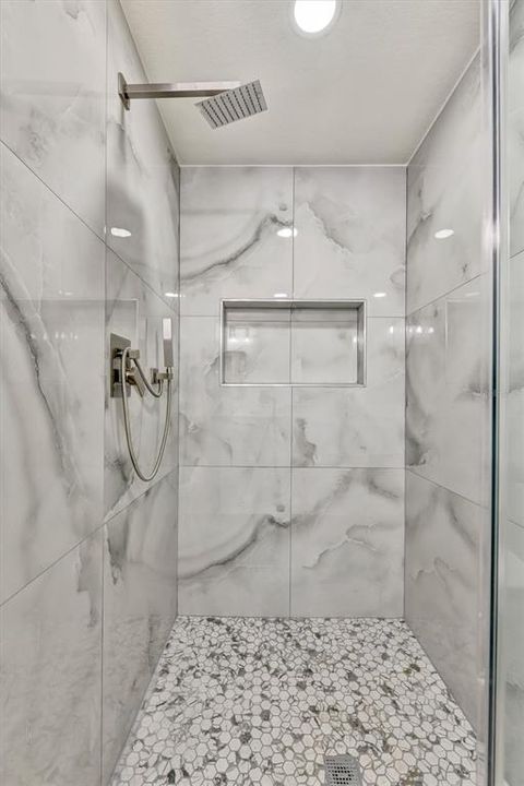 En Venta: $545,000 (4 camas, 2 baños, 1591 Pies cuadrados)