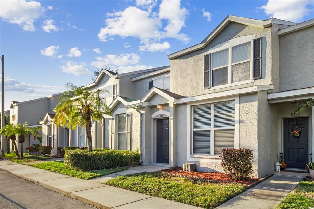 For Rent: $1,995 (2 beds, 2 baths, 1360 Square Feet)