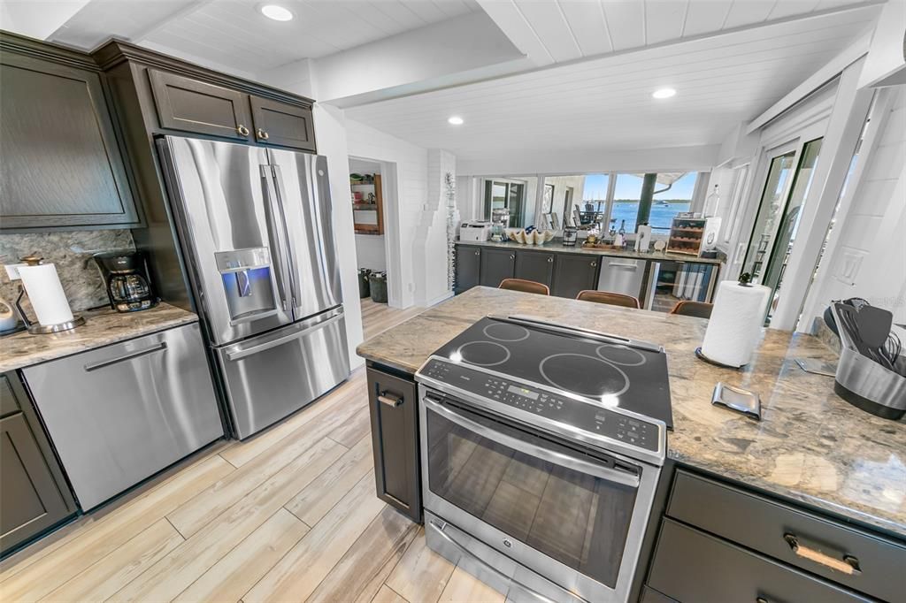 For Sale: $5,200,000 (5 beds, 4 baths, 4124 Square Feet)