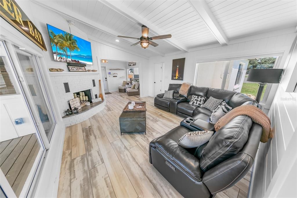 For Sale: $5,200,000 (5 beds, 4 baths, 4124 Square Feet)