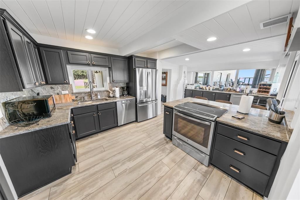 For Sale: $5,200,000 (5 beds, 4 baths, 4124 Square Feet)