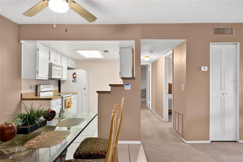 For Sale: $135,000 (2 beds, 2 baths, 897 Square Feet)