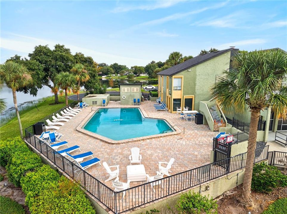 For Sale: $135,000 (2 beds, 2 baths, 897 Square Feet)