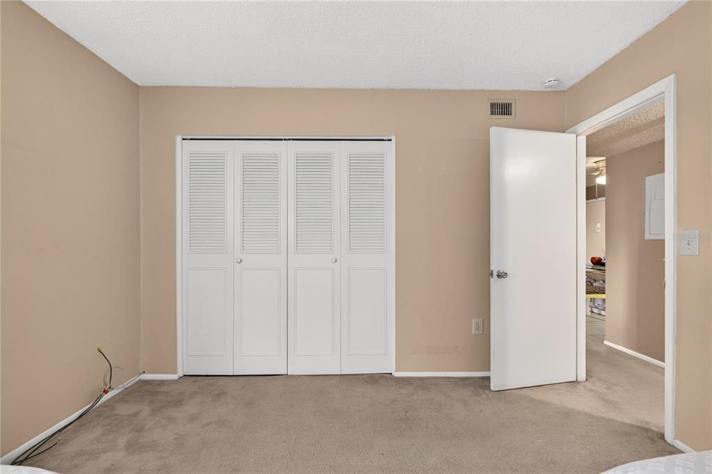 For Sale: $135,000 (2 beds, 2 baths, 897 Square Feet)