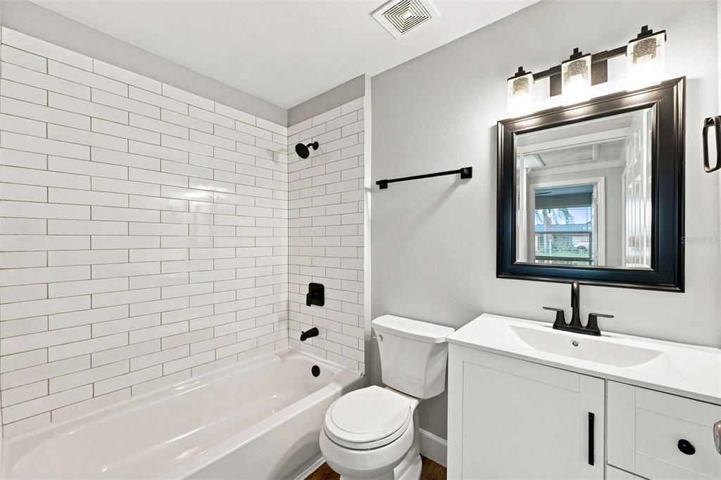 For Sale: $349,900 (3 beds, 2 baths, 1036 Square Feet)