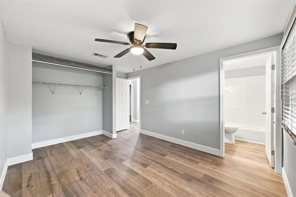 For Sale: $349,900 (3 beds, 2 baths, 1036 Square Feet)
