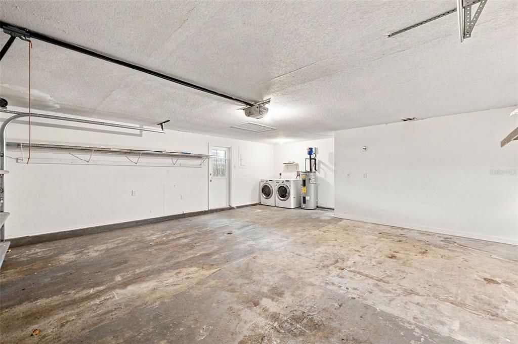 For Sale: $349,900 (3 beds, 2 baths, 1036 Square Feet)