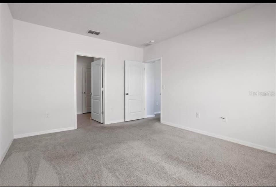 В аренду: $1,900 (4 спален, 2 ванн, 1851 Квадратных фут)
