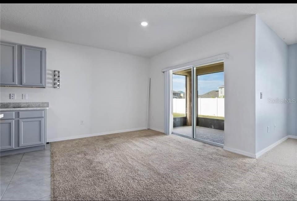 В аренду: $1,900 (4 спален, 2 ванн, 1851 Квадратных фут)
