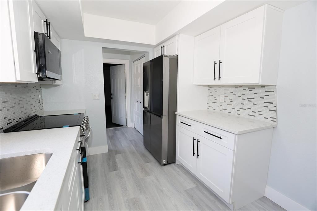 На продажу: $460,000 (4 спален, 2 ванн, 1719 Квадратных фут)