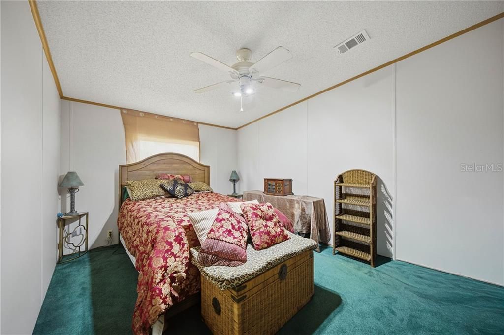 For Sale: $325,000 (3 beds, 2 baths, 1676 Square Feet)