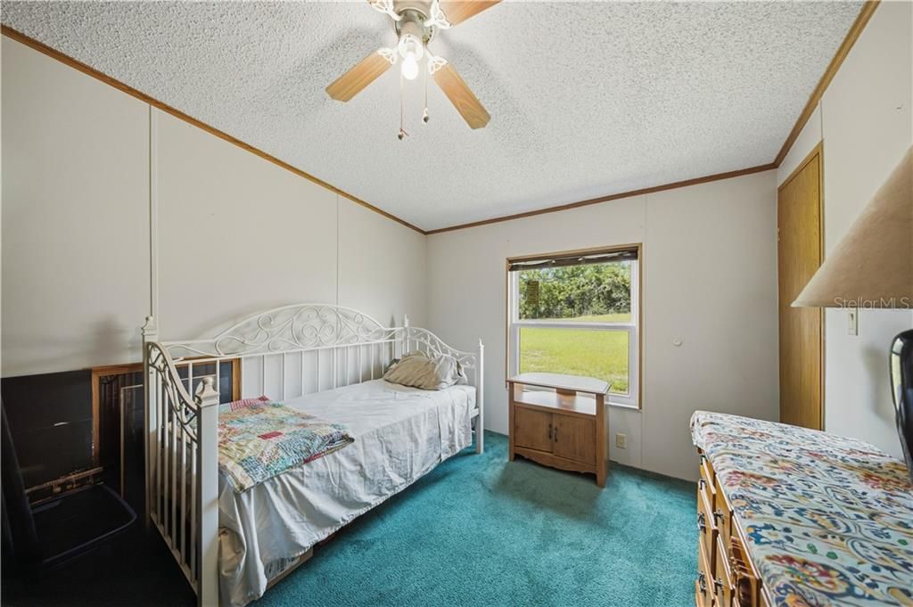For Sale: $325,000 (3 beds, 2 baths, 1676 Square Feet)