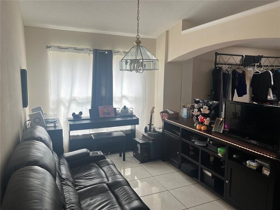 En Venta: $375,000 (4 camas, 2 baños, 1766 Pies cuadrados)