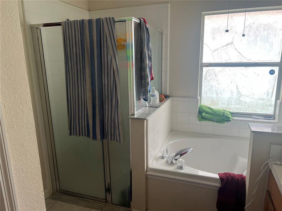 En Venta: $375,000 (4 camas, 2 baños, 1766 Pies cuadrados)